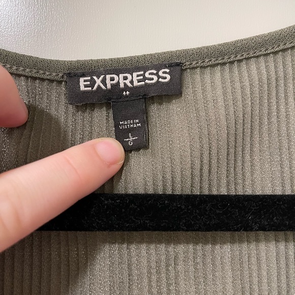 Express Blouse - Picture 6 of 10